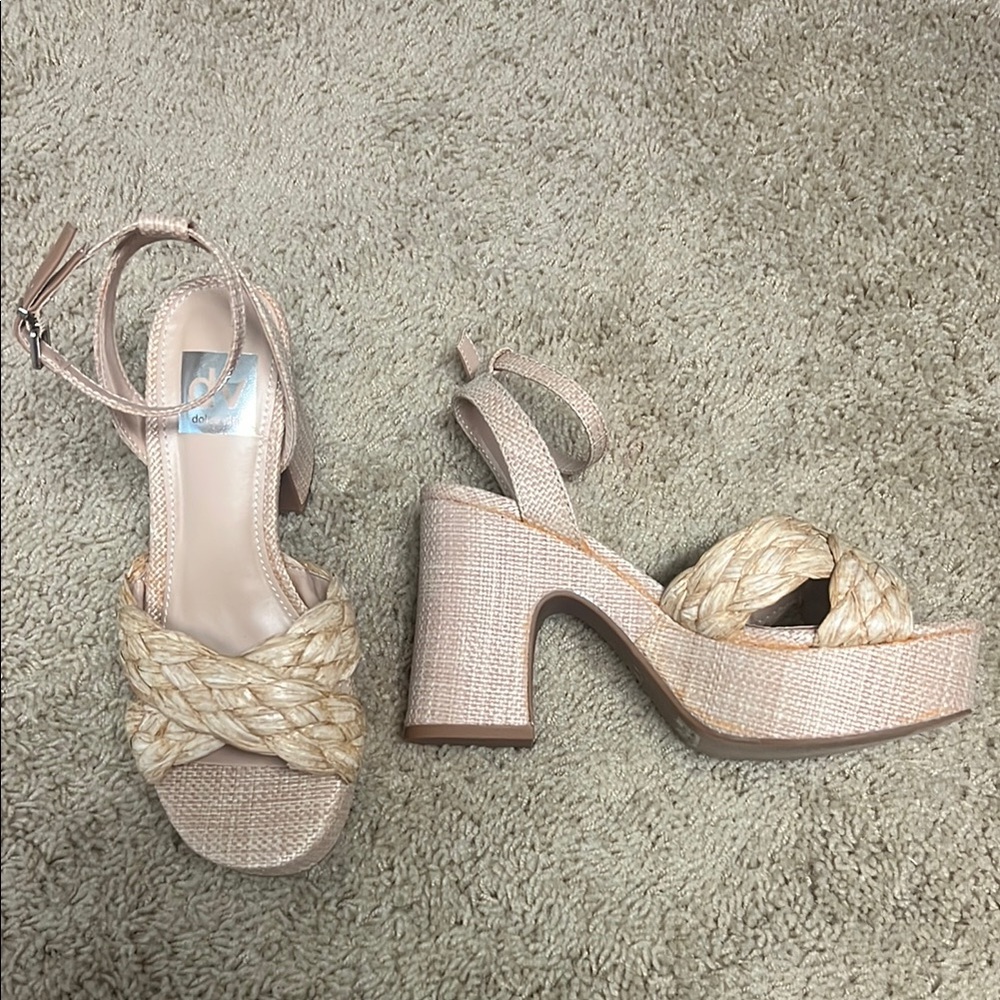 NEVER WORN DV Dolce Vita Raffia Maggie Ankle-Strap Platform Sandals - Size 6